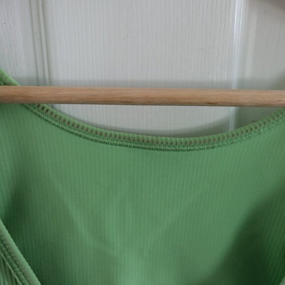 Lululemon Power Pivot Ribbed Tank - Picture 5 of 6